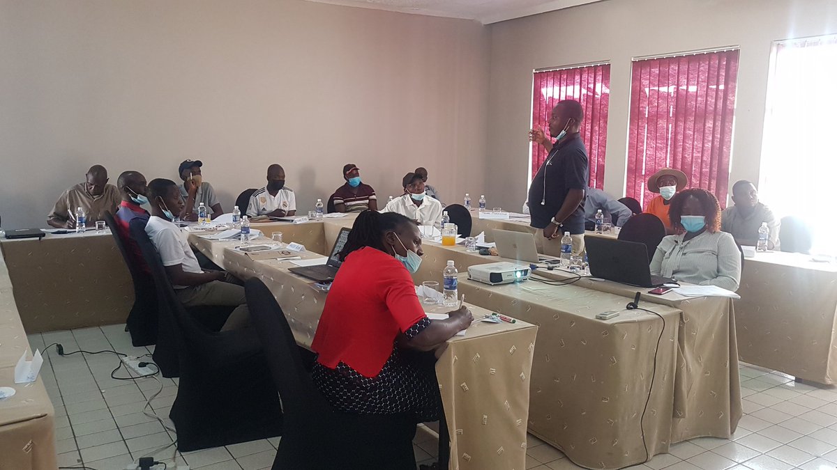 VeremuRonald's tweet photo. Farmer Field Schools (FFS) training for Chegutu Extension Officers and farmers. ZAKIS is pushing for the adoption of FFS approach as an alternative extension method. @WHHZimbabwe @zakis_zagp @MoLAFWRR_Zim @euinzim @ZAGPInfo @basera_john https://t.co/y0L2lvmvKZ