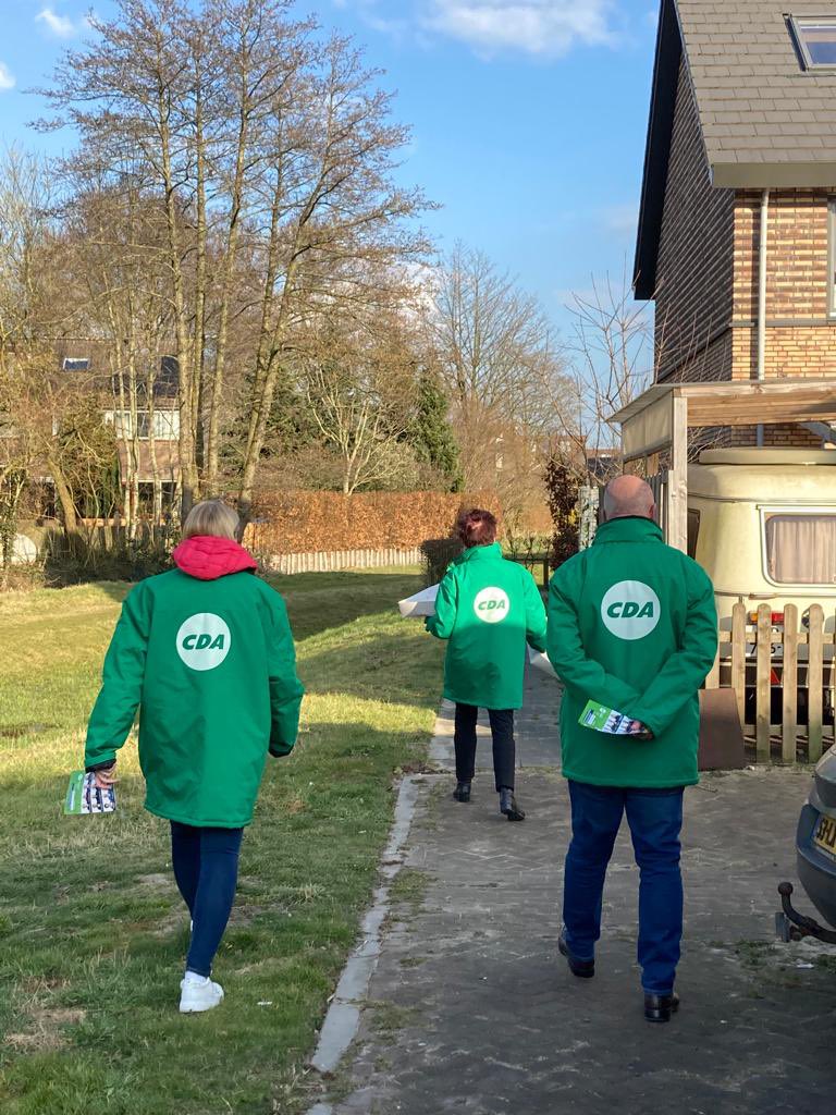 Ook in #Epe vandaag nog volop in de weer! Veel gedaan de afgelopen 4 jaar. Wij gaan graag verder met uw steun en lopen niet weg! <a href="/CDAEpe/">CDA Epe</a>