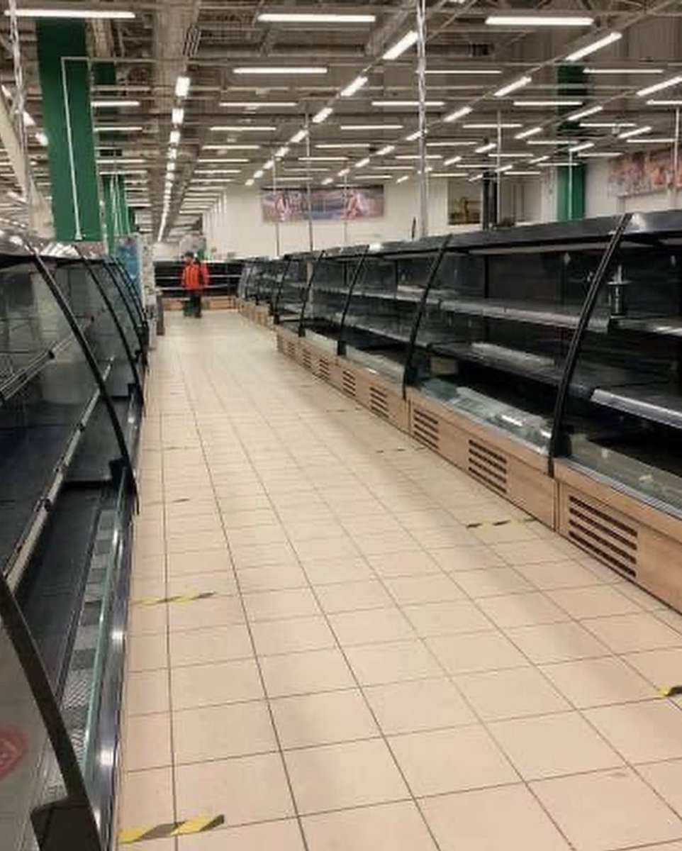elenaomelni's tweet photo. The battle of the TV and the Fridge has officially started in russia. Let’s all wish all the luck to the Fridge! 💪🏻

#StopRussianInvasion #StopRussianAggression #sanctionrussia #sanctionputin #fuckputin https://t.co/KujwdCp95m