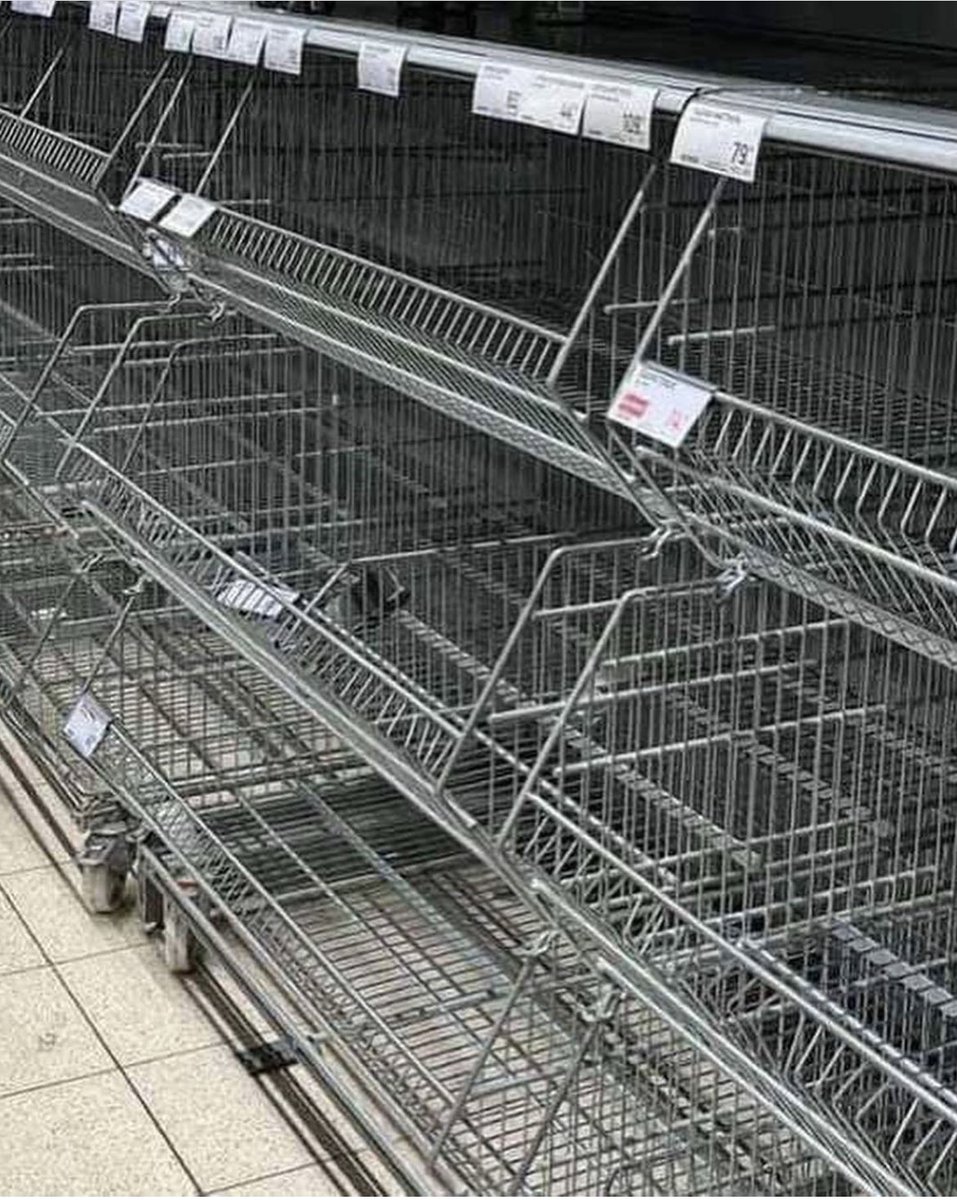 elenaomelni's tweet photo. The battle of the TV and the Fridge has officially started in russia. Let’s all wish all the luck to the Fridge! 💪🏻

#StopRussianInvasion #StopRussianAggression #sanctionrussia #sanctionputin #fuckputin https://t.co/KujwdCp95m