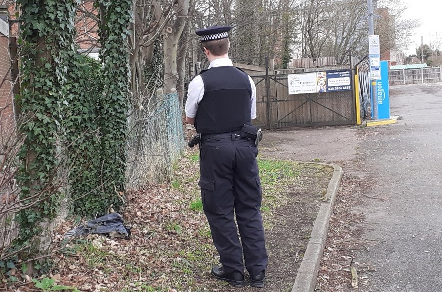 mpsbushhill's tweet photo. Ward Officers conducted a weapon search by BUSH HILL CAR PARK. No weapons found, but large number of used gas cylinders were found. Further monitoring at the location to follow. #BushHill #MPSEnfield TB https://t.co/6jkkx20dDb