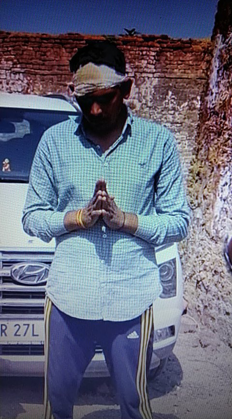 Abhishek98820's tweet photo. #justiceforajit
Hyundai dealership employees goes to work in dealership with guns if someone tell them to do their job they tries to get rid of them... And get rid of evidences very shameful seal the dealership otherwise public will take matter in their own hands
@HyundaiIndia https://t.co/y40lBL6CtH