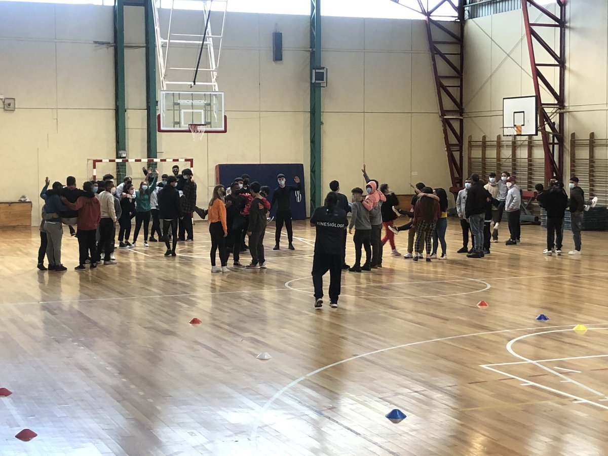 upla_comunica's tweet photo. 📸Estudiantes de primer año de las carreras de las facultades de Arte y Ciencias de la Actividad Física y el Deporte iniciaron sus actividades académicas en la #UPLA y participaron de la Jornada de Inducción #Mechones #PrimerAño #Bienvenida https://t.co/pN5hLmSXI1
