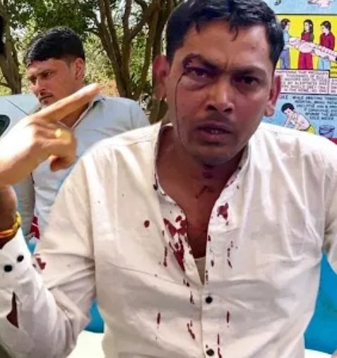 777vikashK's tweet photo. #justiceforajit
Shame on @HyundaiIndia,
Feeling very bad that a company holding 2nd position in India, is using guns and paid gunde in their service centre to kill their customer just for doing nothing. 🥵🥵😡😡
#boycotthyundai 
JMV Hyundai must be shut down asap! https://t.co/kJV0opRC7x