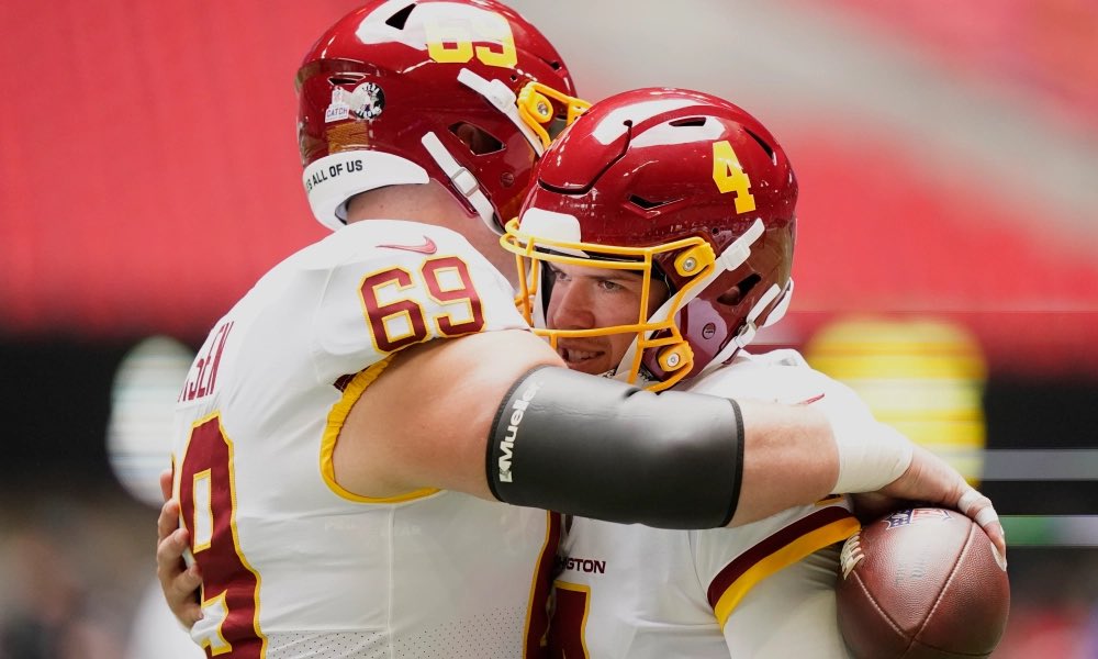 C Tyler Larsen is re-signing with the Washington #Commanders on a one-year deal, per <a href="/john_keim/">John Keim</a>. #NFL