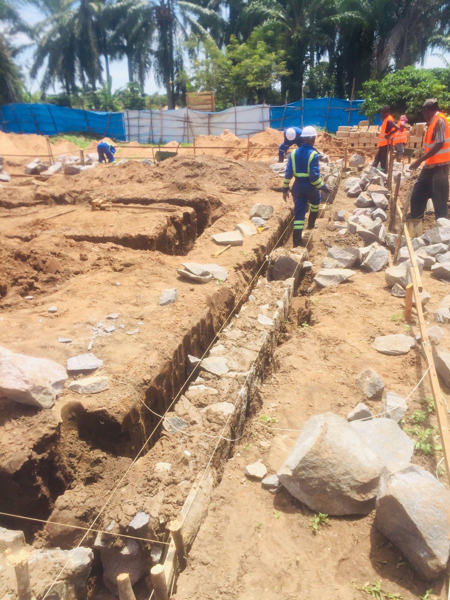 HServices243's tweet photo. Toujours aux services de la nation. 
Contactez-nous pour vos projets de construction https://t.co/bjNMXwCmdg