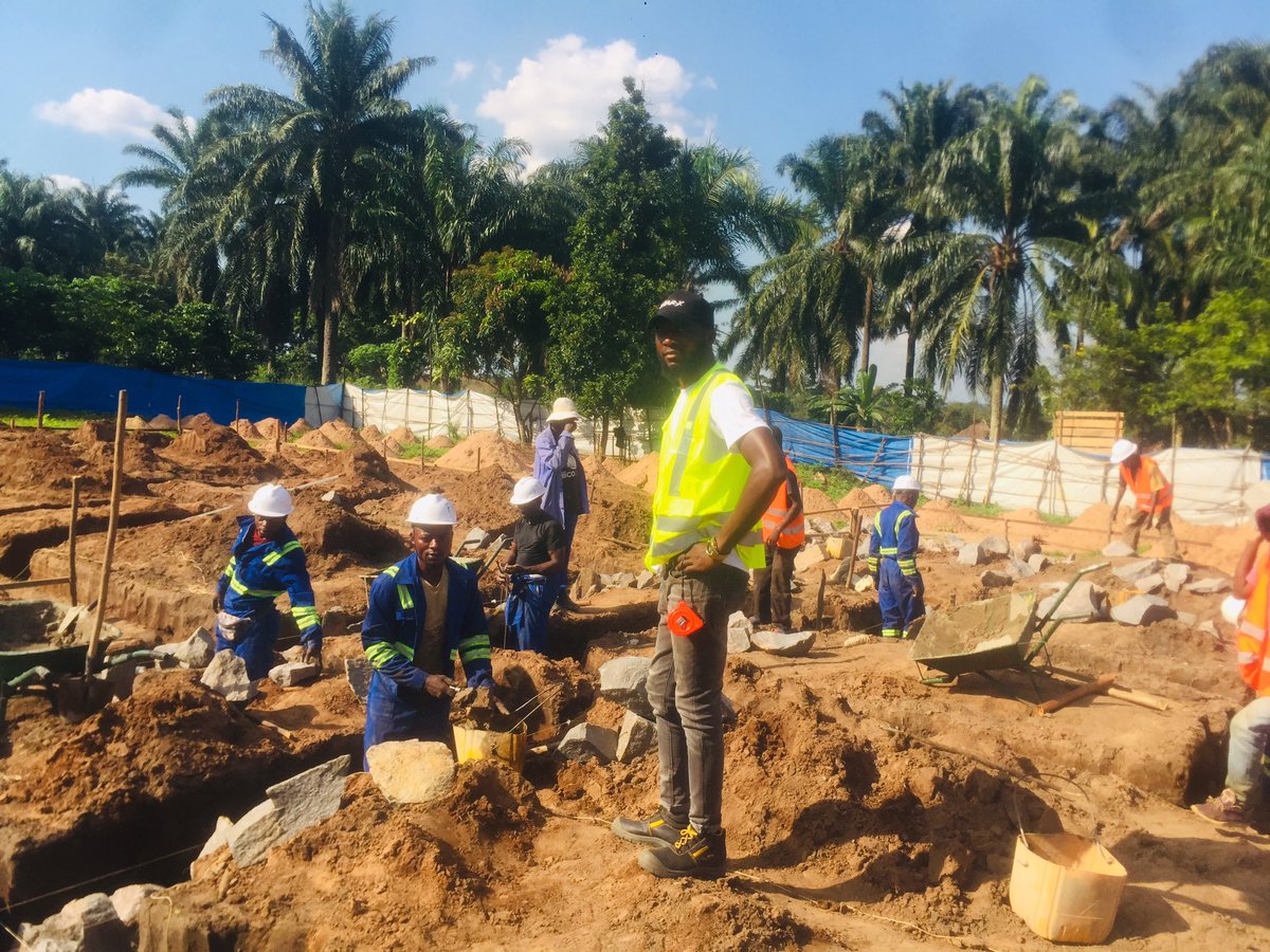 HServices243's tweet photo. Toujours aux services de la nation. 
Contactez-nous pour vos projets de construction https://t.co/bjNMXwCmdg