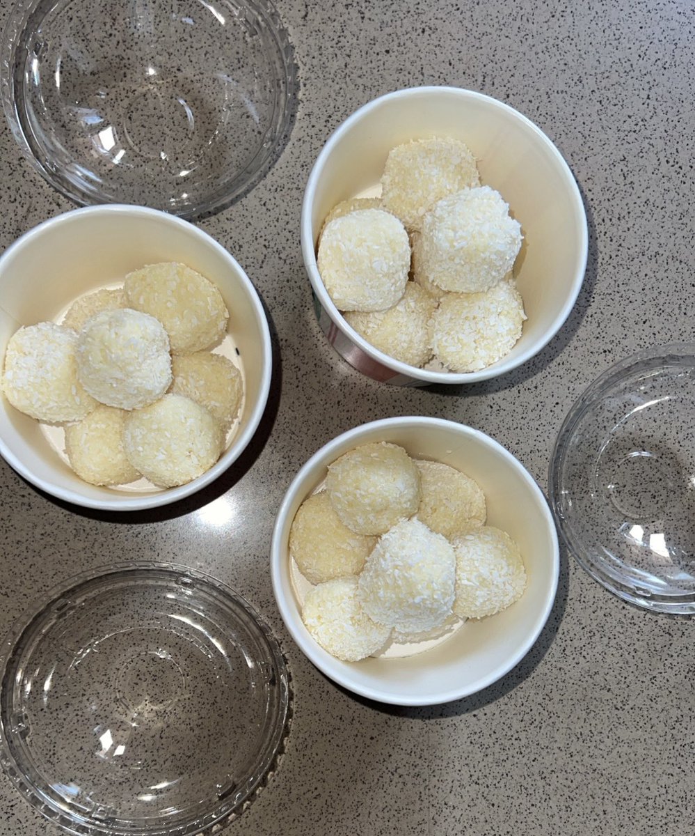 Mistybrowniess's tweet photo. Coconut balls(ladoo)
.
.
.N1000 per pack
📍kaduna https://t.co/UfBOPvhMMT