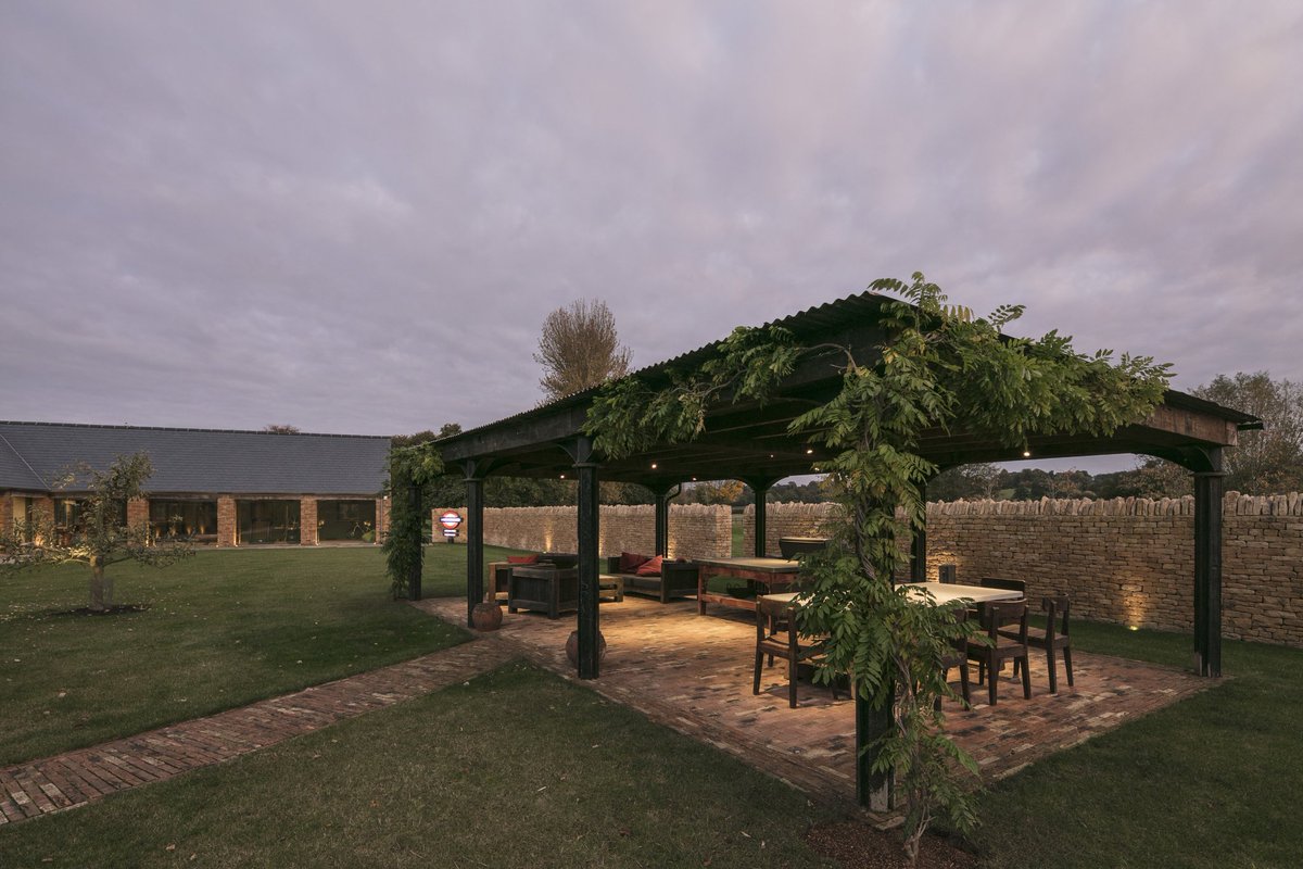 brightboxuk's tweet photo. Dreaming of those warm summer evenings, when you can sit outside with friends and family for hours on end? They’re not far away!
The way that you light your exterior space has the potential to create a welcoming atmosphere, where people might like to spend their time with you https://t.co/9CpcdRWEa7