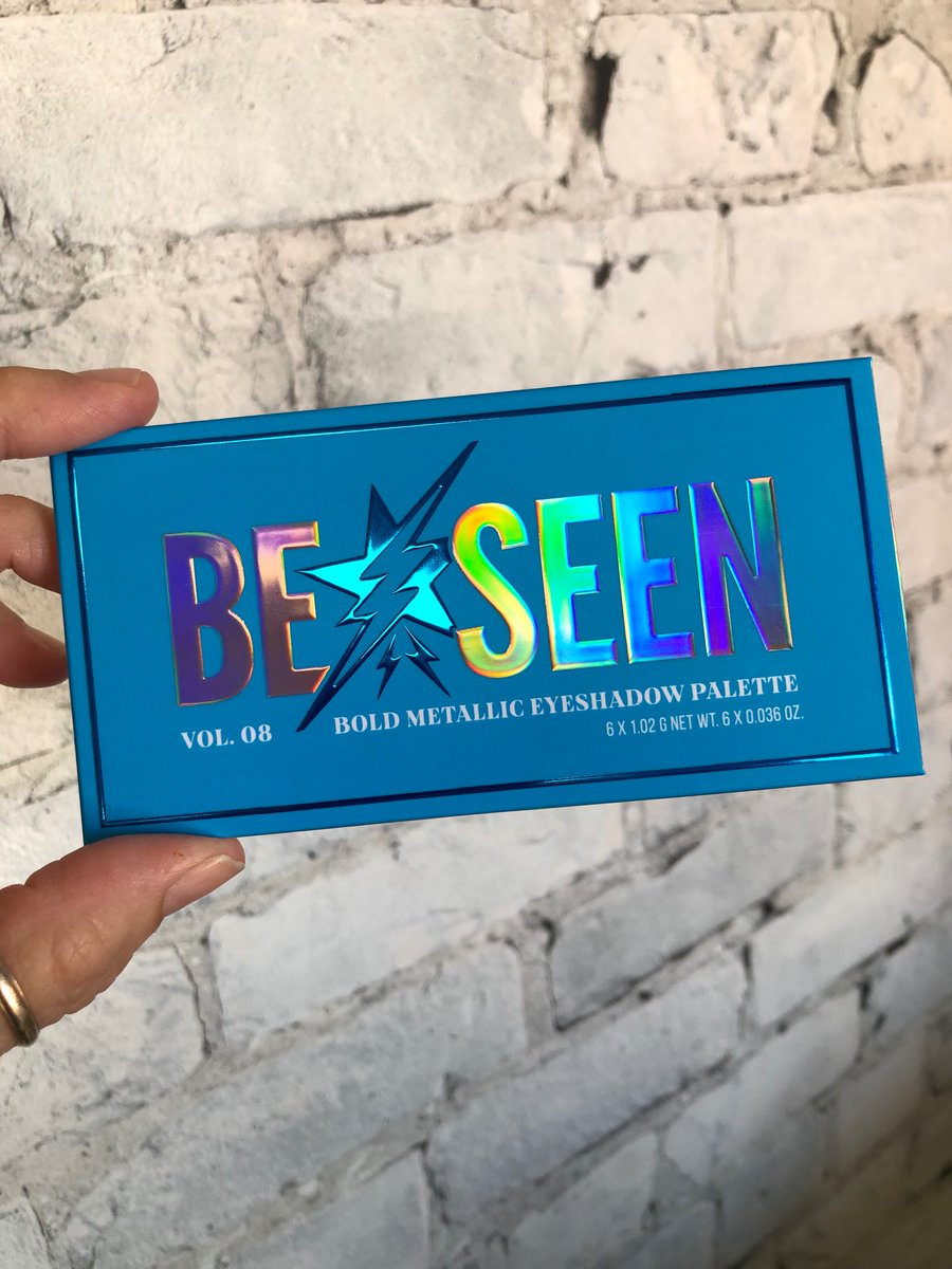 Loving the #metallic palette on this eyeshadow packaging👩‍🎤 #EatPrintLove #DesignInspiration