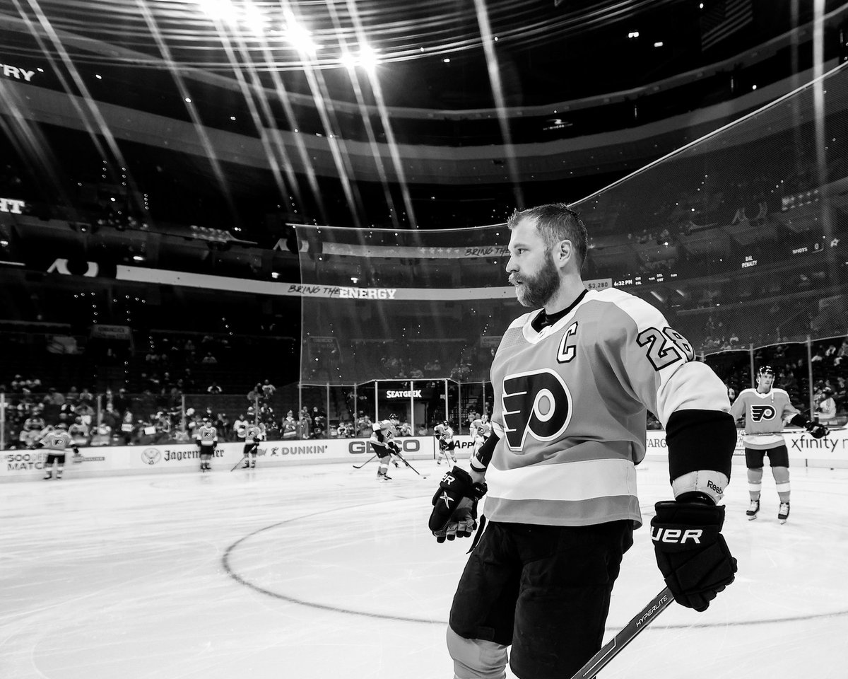 FlyersNation's tweet image. 🚨GIVEAWAY ALERT🚨

Flyers Nation is giving away dozens of tickets to Claude Giroux’s 1,000th NHL game on Thursday. 

To enter:

1) Retweet this tweet ✅
2) Follow @FlyersNation ✅

*Winner picked 3/16