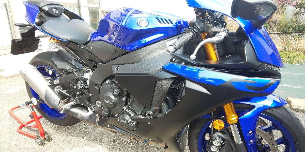 TamaQ11Q's tweet photo. そろそろR1が車検のためマフラーを純正に戻しました
もう３年も経つとは..早いな～ https://t.co/RAuW6nNi8c