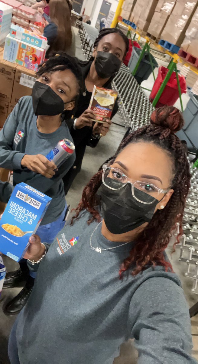 CISAConleyHills's tweet photo. It’s great to work for an organization that promotes time off for volunteering. Today site coordinators from @CFeldwood @Cisa_Gullatt @TheConleyHills helped pack meals for 550 families for @HOPEatlORG. @cisatlanta 🥗🍞🍗 https://t.co/1ZQ0ONPnVC