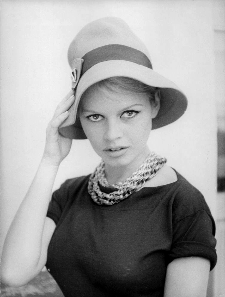 Distracted Film on Twitter: "HATS: Brigitte Bardot.  https://t.co/uqylnmxvo2" / Twitter