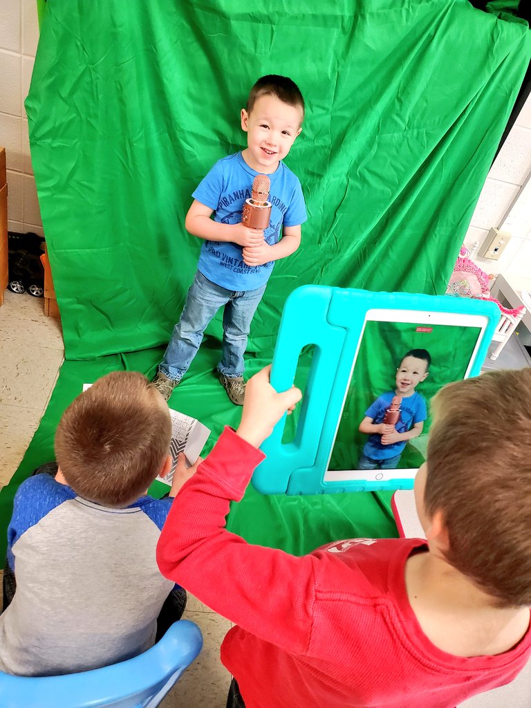 msgettinger's tweet photo. Who says kindergarteners can't green screen!? These kids worked so hard last week drawing and writing their weather reports and then making a weather video! #kindergarten #teachinglittleleaders #bLEADsgreen @DoInkTweets https://t.co/djGRyqSTMA