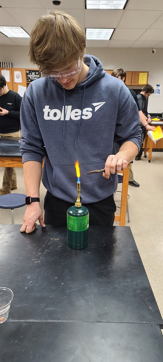 MrsCalvelage's tweet photo. Glass Stations Lab in Materials Science. Glass blowing, borax glass beads, optical fibers, and raku glazing. https://t.co/nh4L3blEsd