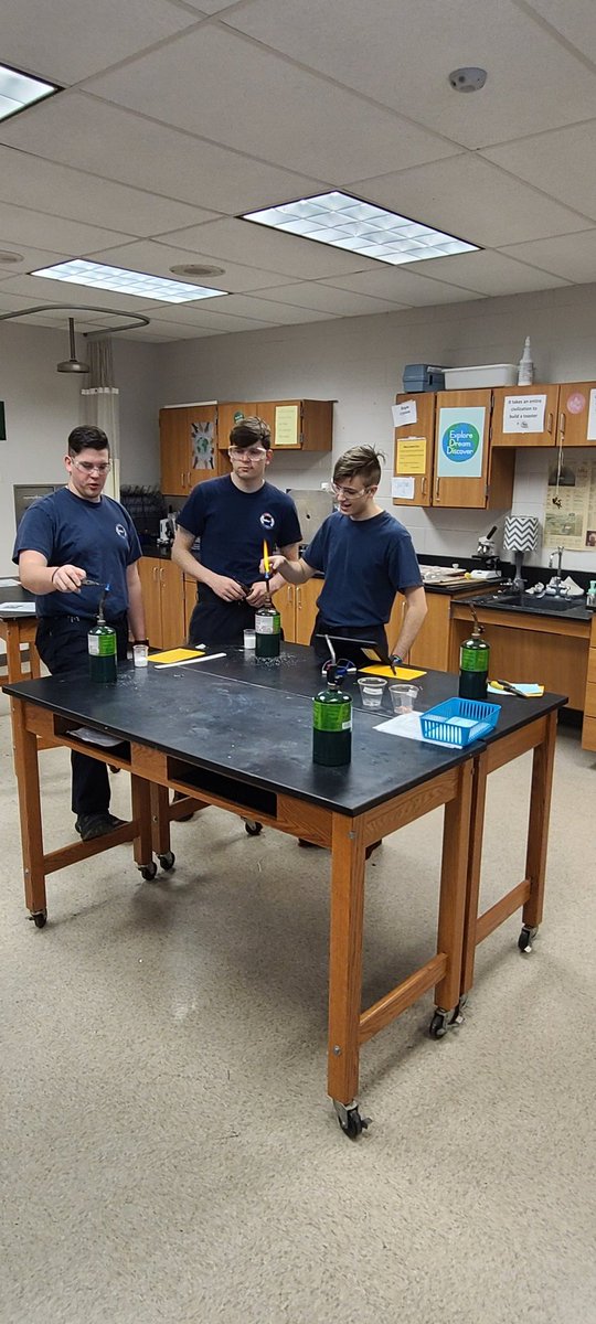 MrsCalvelage's tweet photo. Glass Stations Lab in Materials Science. Glass blowing, borax glass beads, optical fibers, and raku glazing. https://t.co/nh4L3blEsd