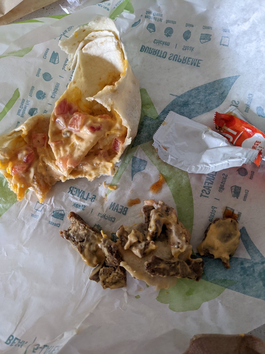 Green_CS's tweet image. When you get to the bottom of your "sub bean" nacho fry burrito and it's got a bunch of steak after having no beans in the entire burrito... @tacobell #notvegetarian