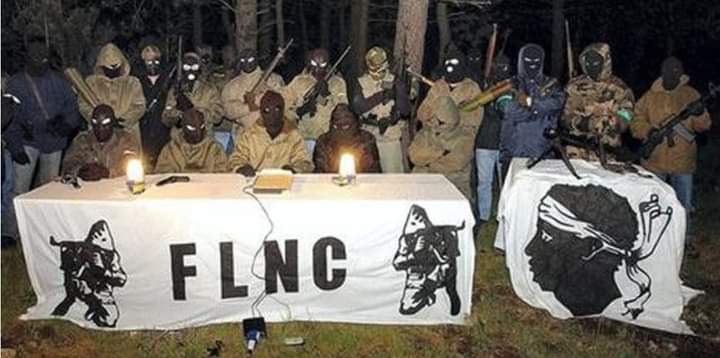 itsmeback_'s tweet photo. Guerra in Corsica, a due passi da noi, ma noi non sappiamo niente!
Pensate al potere enorme di censura e disinformazione della sinistra. 
💥La Corsica e' in rivolta da oltre una settimana , non c'è una prefettura che non sia stata presa d'assalto https://t.co/6dIlrQtbxA