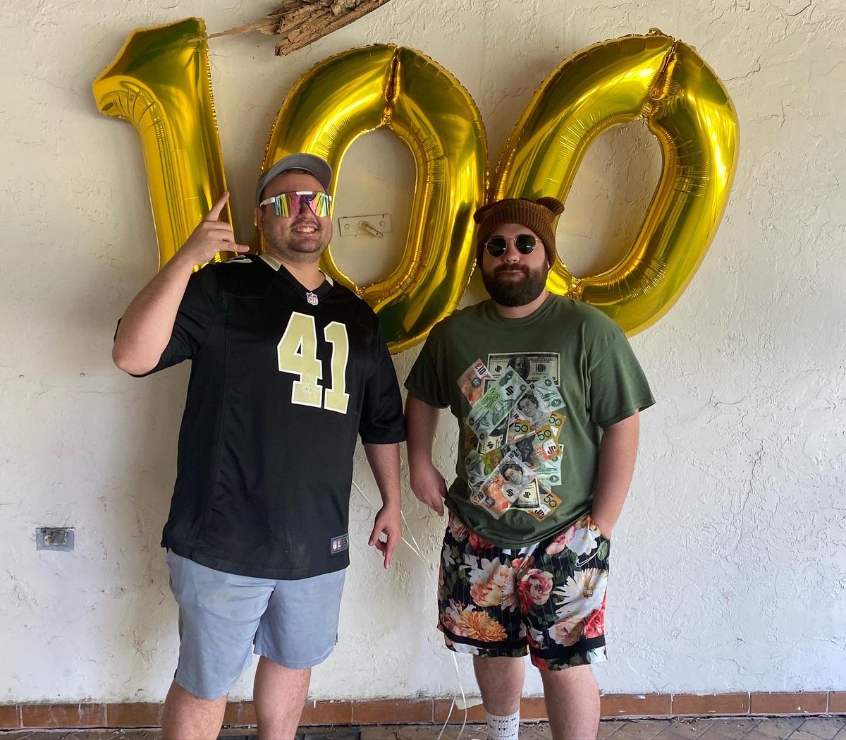 BanterHeads's tweet photo. This is surreal! 100 episodes worth of banter. Send it to the moon. 💯🔥📈
https://t.co/kWInMYF8Oe https://t.co/sIraU86qfi