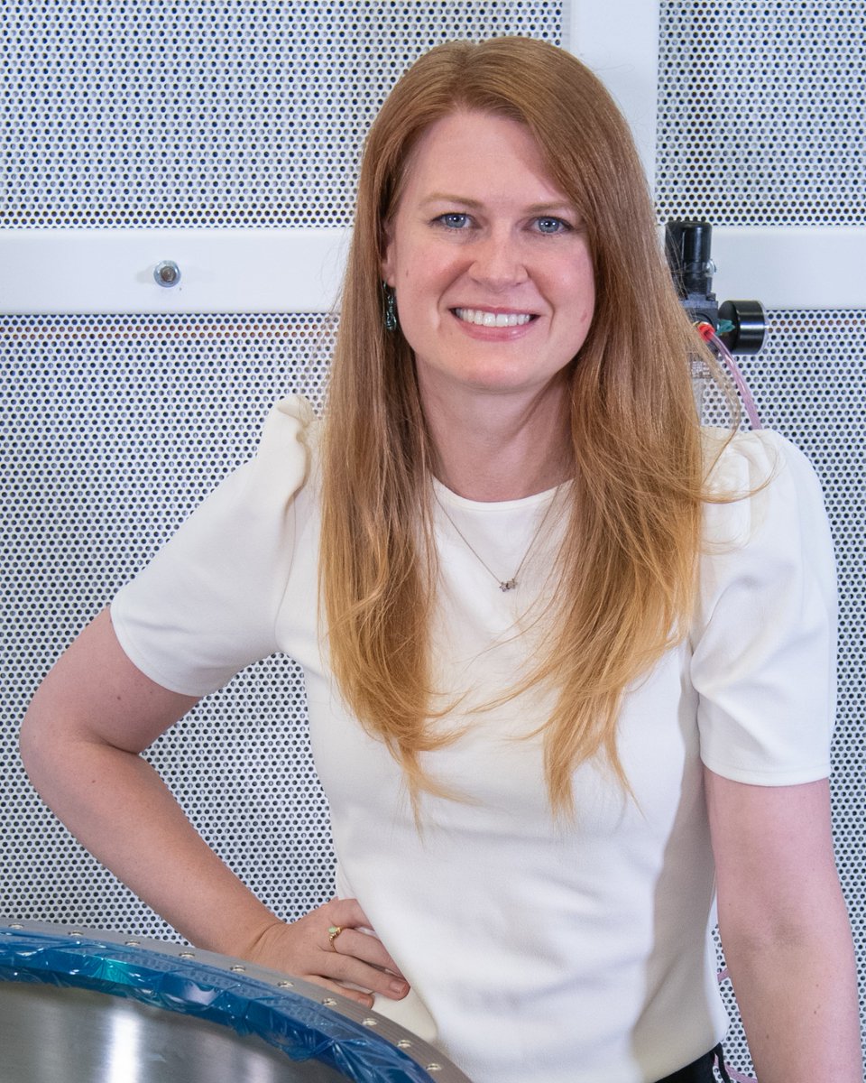 NASAGoddard's tweet photo. "Don’t be afraid to fail because that means you are setting high goals for yourself."  

As the Deputy Project Scientist for the #DAVINCIMission, Dr. Erika Kohler designs experiments simulating extreme environments on other planets. #WHM https://t.co/YPtpmrfwxB