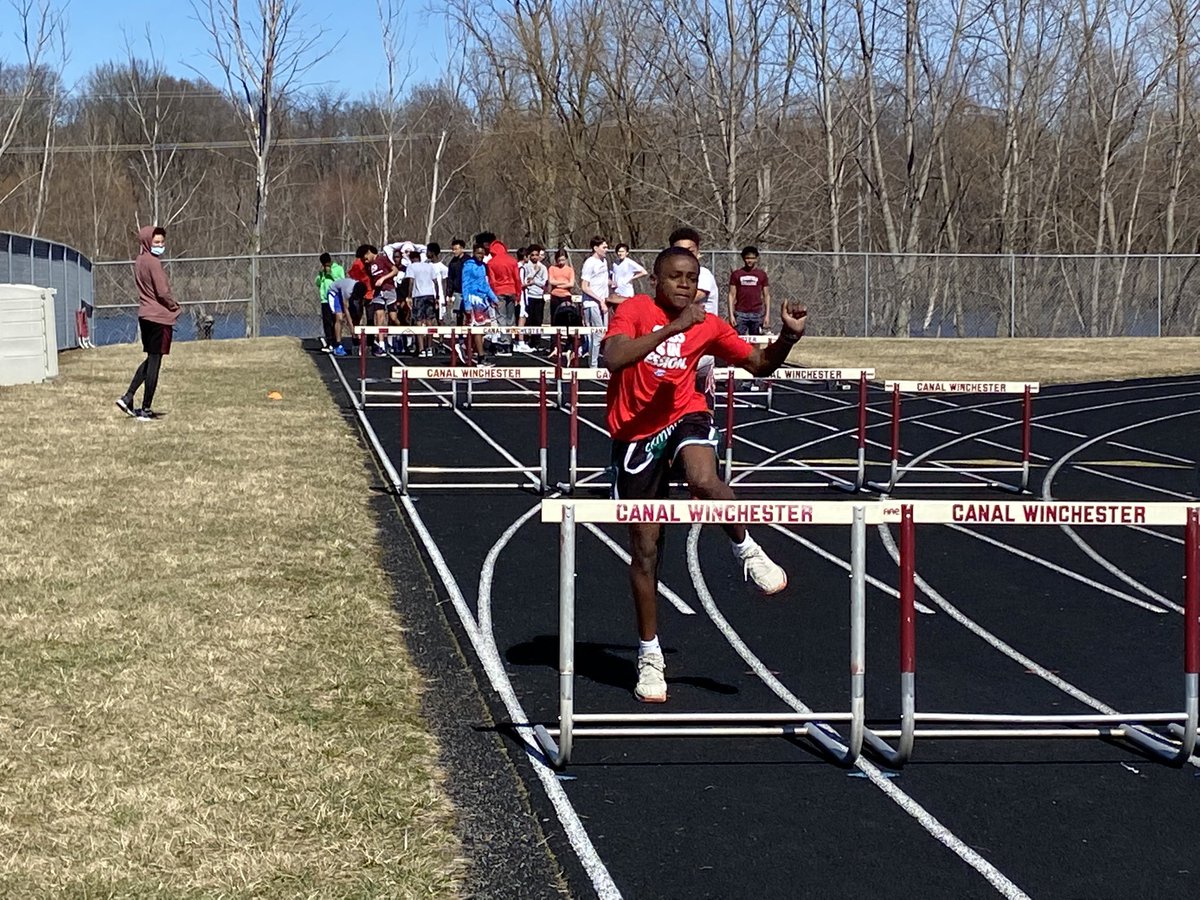 CWMSTFSPRINTERS's tweet photo. Our sprinters got introduced to the hurdles today and also worked on relay exchanges. The future of CW track doesn’t just look bright, it looks really fast!⚡️⚡️⚡️ @CWSprinters @CwmstF @CWMSAthletics https://t.co/ustppOyGZ1