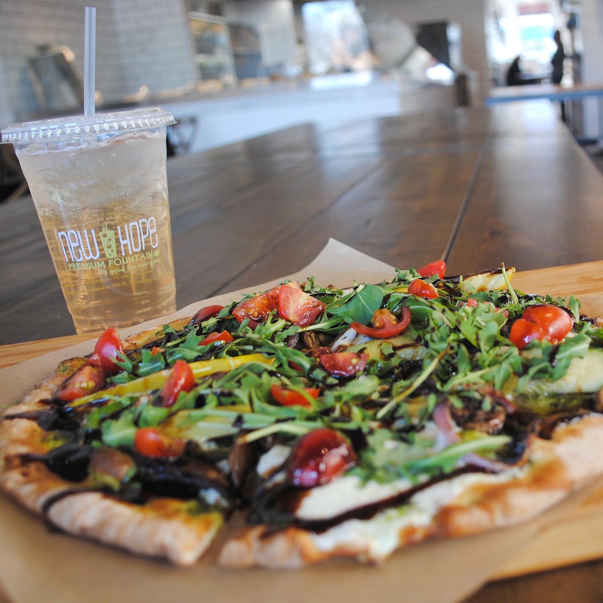 Veggies on pizza? Yes Please! 🙌 Try one the next time you pop into your local SNAP!
.
.
#SnapCustomPizza #PizzaLovers#WhatsForDinner #PizzaNight