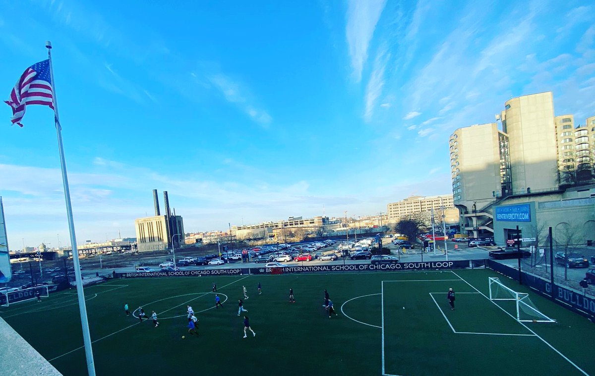 BISCSouthLoop's tweet photo. Good luck to our High School girls on their first match of the season.
#GoBulldogs #CoachMoore #CreateYourFuture #Limitless #AcademicExcellence #AlwaysLearning #DrawnHere #BackTogetherAgain #NordAngliaEducation https://t.co/MCL67dJOW6