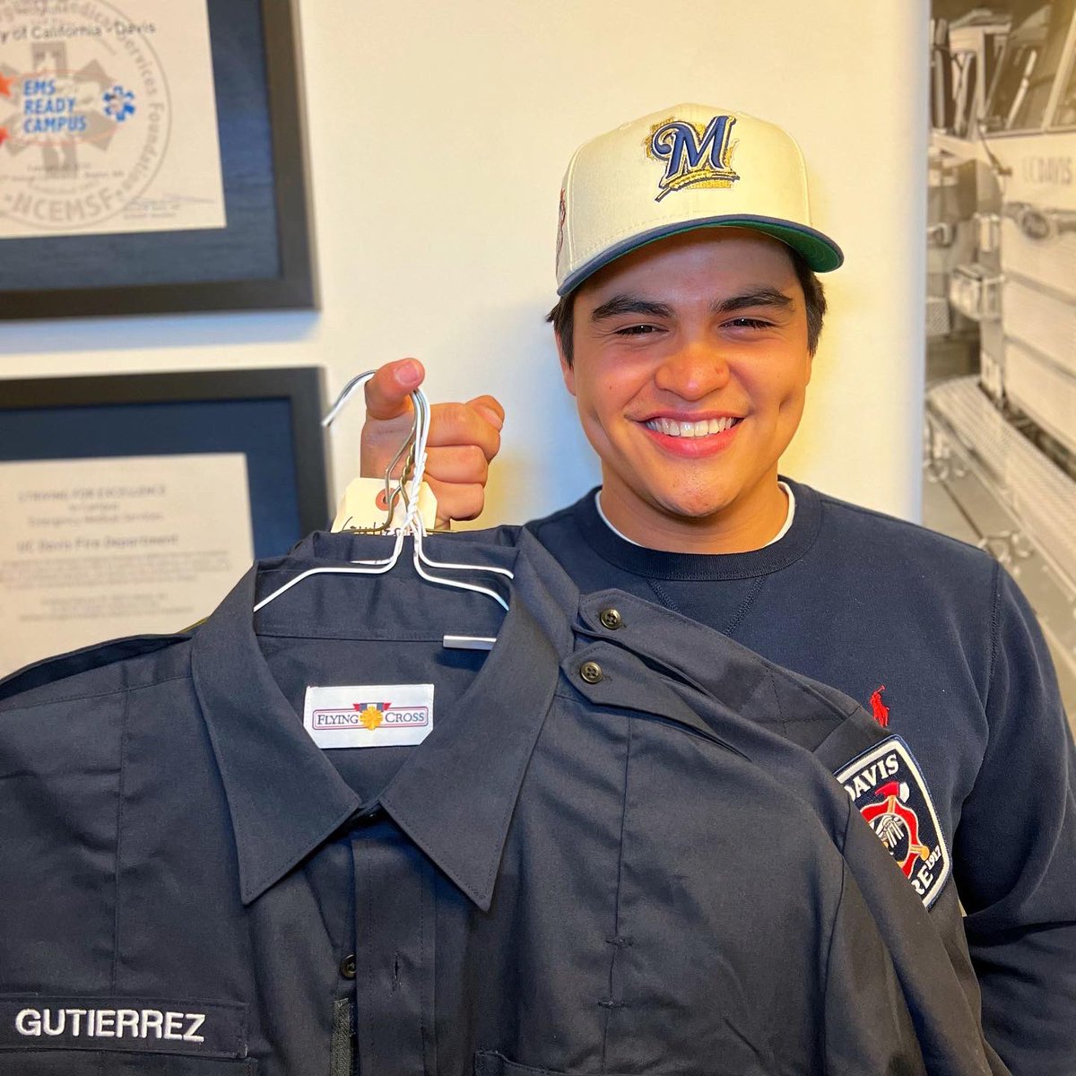 UCDavisFire's tweet image. Here are a few of our new Student EMTs picking up their uniforms for the first time ever at Station 34! Thanks to Curtis Blue Line (@curtisblueline) our students are ready to go! 👍

#UCDFD #UCDavis #AggiePride #CommunityOfEverydayHeroes #UCDavisFire #PulsePoint #FireFighter #EMT