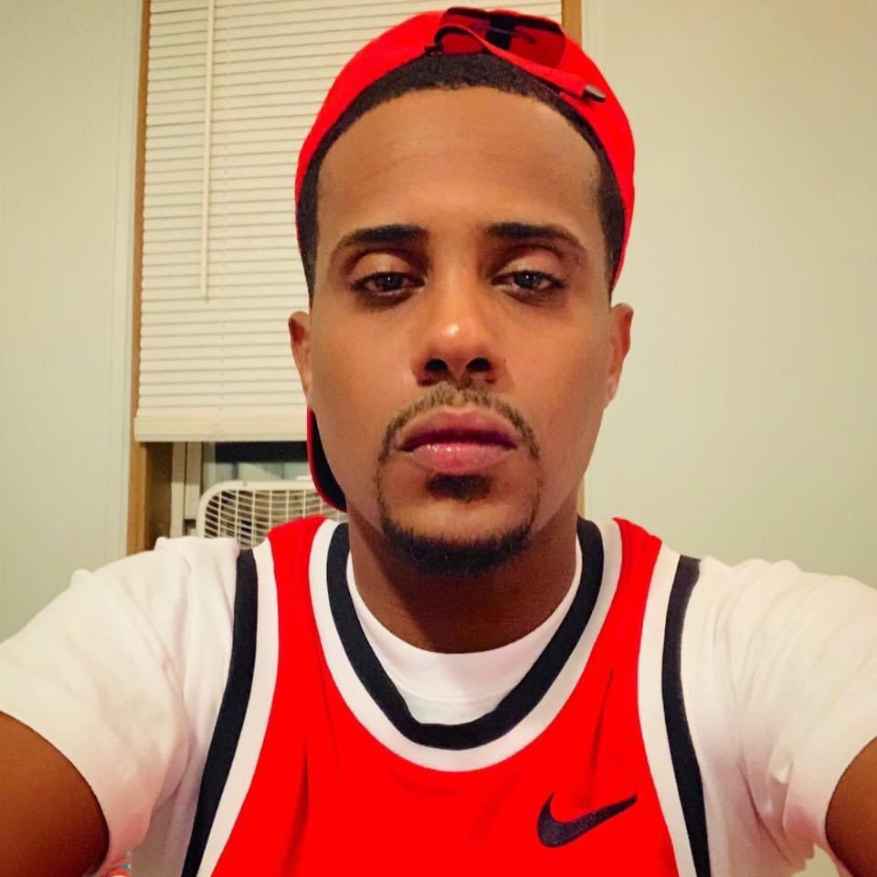 kobesomali's tweet photo. I sip the drank for my pain to get eased 💔, i still talk to the lord on my knees.. #freeHB #longlivehani ✨❤️🤲🏾 https://t.co/EluHpi411F