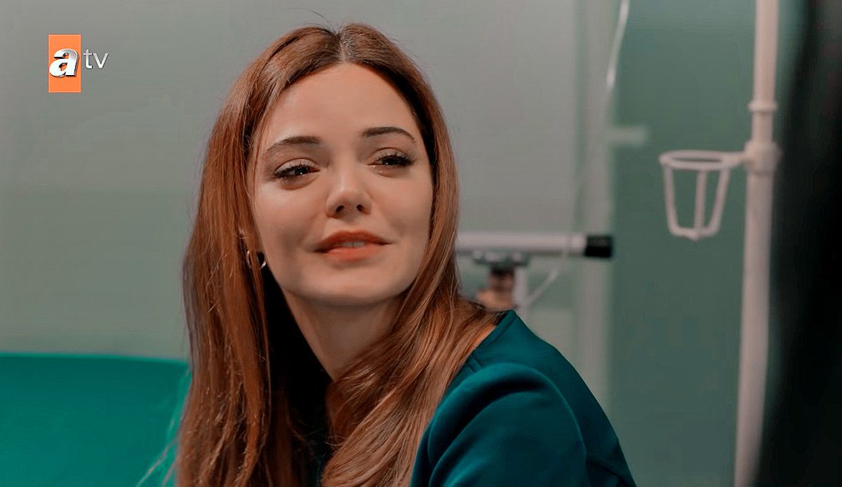TalyaArg's tweet photo. Yilmaz los médicos dicen que todavía no puedes beber agua perdón 

Mi Yilmaz mi amor... 

Ojalá ojalá... 

No señor Ali Rahmet no me voy a separar de su lado 

Estoy bien me quedare con Yilmaz 

GRACIAS UGUR GUNES #Zuleyha https://t.co/mVznueqB8c