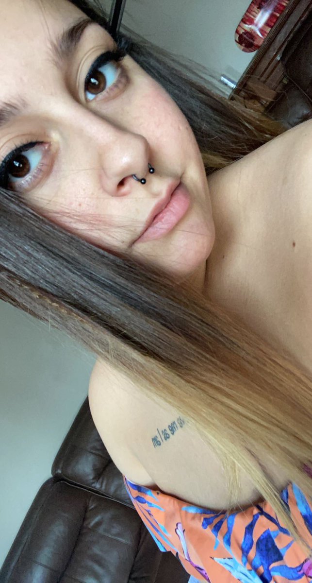 lolabree17's tweet photo. https://t.co/dOaafytRg8     #onlyfanspromo #Feet #FOOTFETİSH #buyingnudes #daddysgirl #sugarbaby #Cashout #AdultWork $LolaBree17 https://t.co/DNGCJNmFSK