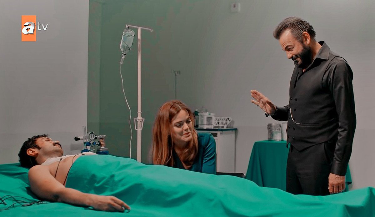 TalyaArg's tweet photo. Váyase señor Ali Rahmet vuelva mañana yo estaré aquí 

Esta bien esta bien 

Que descanses señor 

Muy bien 

GRACIAS UGUR GUNES #Zuleyha https://t.co/c2uos36Me0