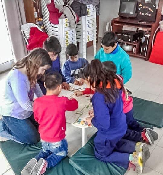 lisandroenrico's tweet photo. Enorme trabajo de #ChePibe en #Rufino .
Esta ONG con más de 20 años, trabaja muchísimo por hacer que los chicos no dejen las escuelas y estén acompañados en la etapa de escolarización!
Con la #Escuela586 del barrio El Tropezón hacen un gran esfuerzo para contener a los chicos. https://t.co/lS4zpHvFFi