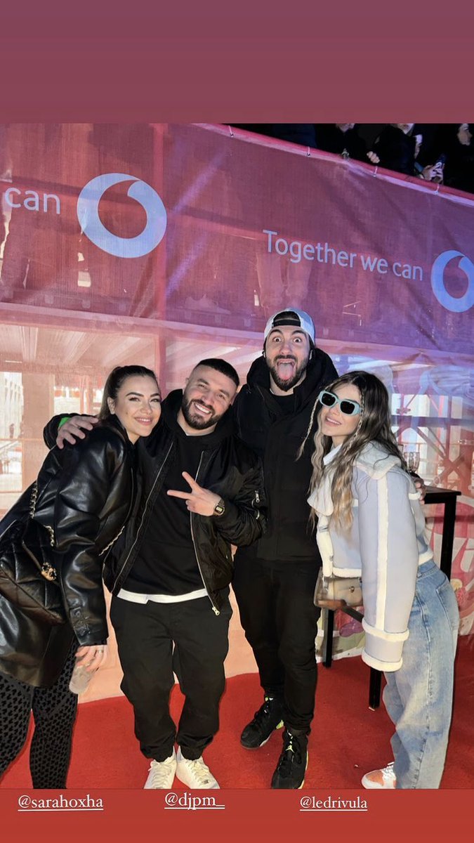 Defne62180713's tweet photo. Amazing Cuples 🔥🔥🔥🔥
Yjeeeet e Nates ⭐⭐⭐⭐
Me shume ju po e merrni vemendjen se Maluma 😎🙈🔥

#bbvipal https://t.co/kmSpnPJKXj