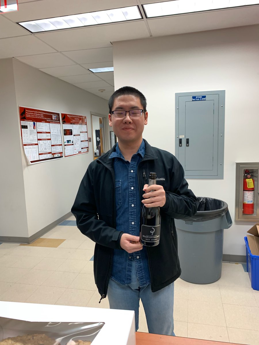 CastellanoGroup's tweet photo. Congrats to our newest PhD from the lab, Dr. @XingaoZhang !!  🥳🎉🍾  We are happy to have you around for a few more months before you head off to be our 10th group member to join @intel !!  #PhDone https://t.co/3G2KL6DyPc