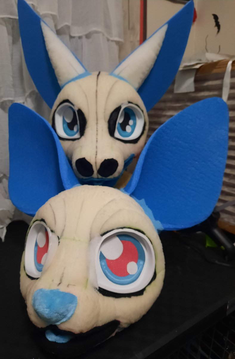 The 🦘 and 🦈 Are ready to fur!
#MatchaFursuits #furryfandom #furrycommunity #furry #furries #fursuitmaker #fursuit #fursuits #fursuithead #kemono #kemonosuit #kemonofursuit #WIPs