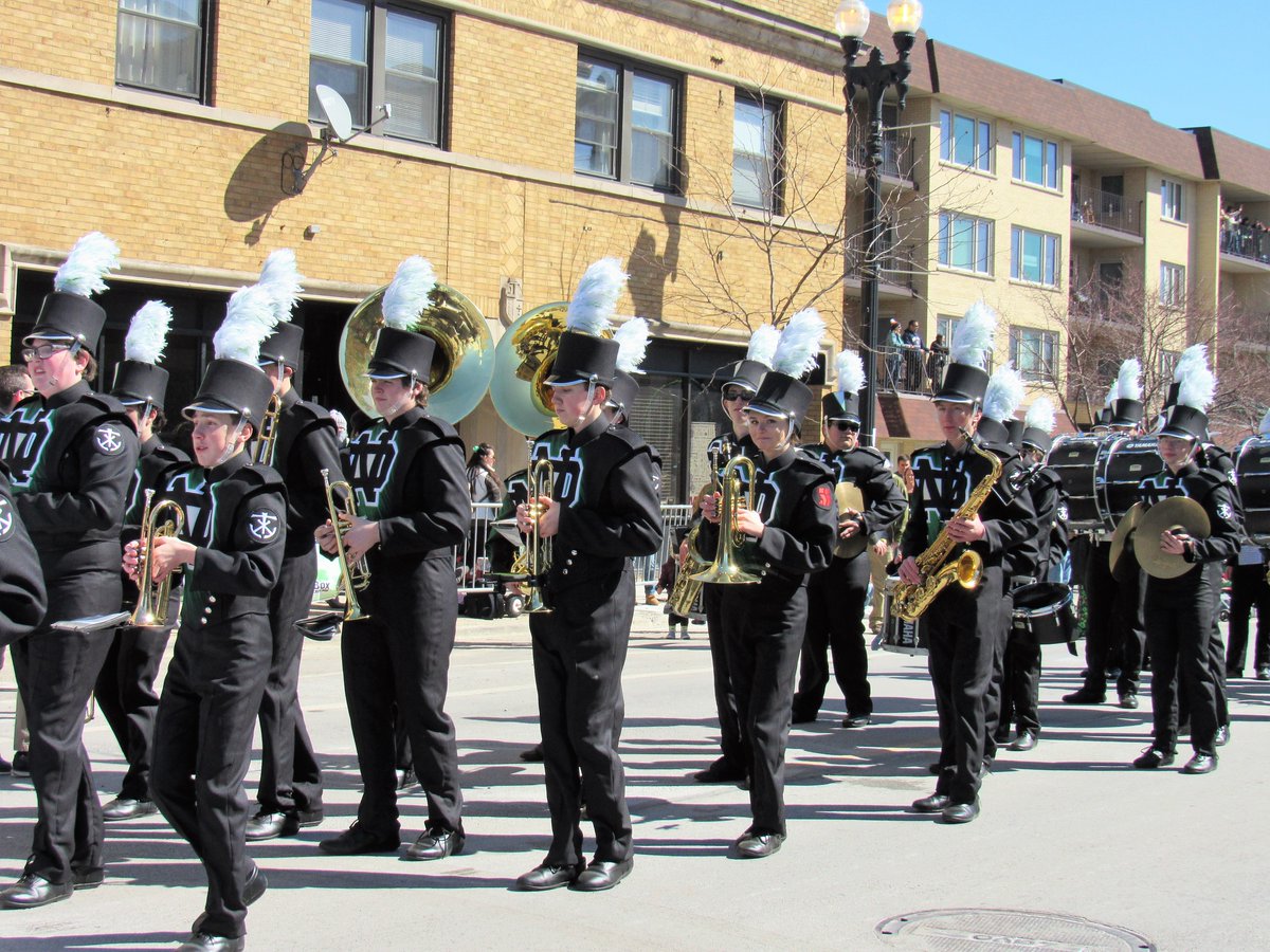 ResurrectionHS's tweet photo. The Notre Dame/Resurrection Marching Band performed during the Northwest Side Irish parade on Sunday. How did you celebrate St. Patrick's Day this weekend? #RES #RESstudentlife #StPatricksDay https://t.co/49A7mdTHja