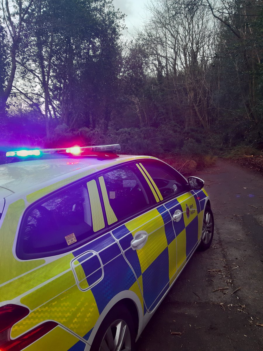 KentPolice7oaks's tweet photo. #Team1 were on patrol in #Sevenoaks last night. Residents are encouraged to properly secure their vehicles to make them hardened targets for criminals. Some quick hitters are:
✅CCTV
✅Motion Lights
✅GPS Trackers
✅Lock vehicle
✅Store keys away from front doors
^SK https://t.co/YOrqIgvoHl
