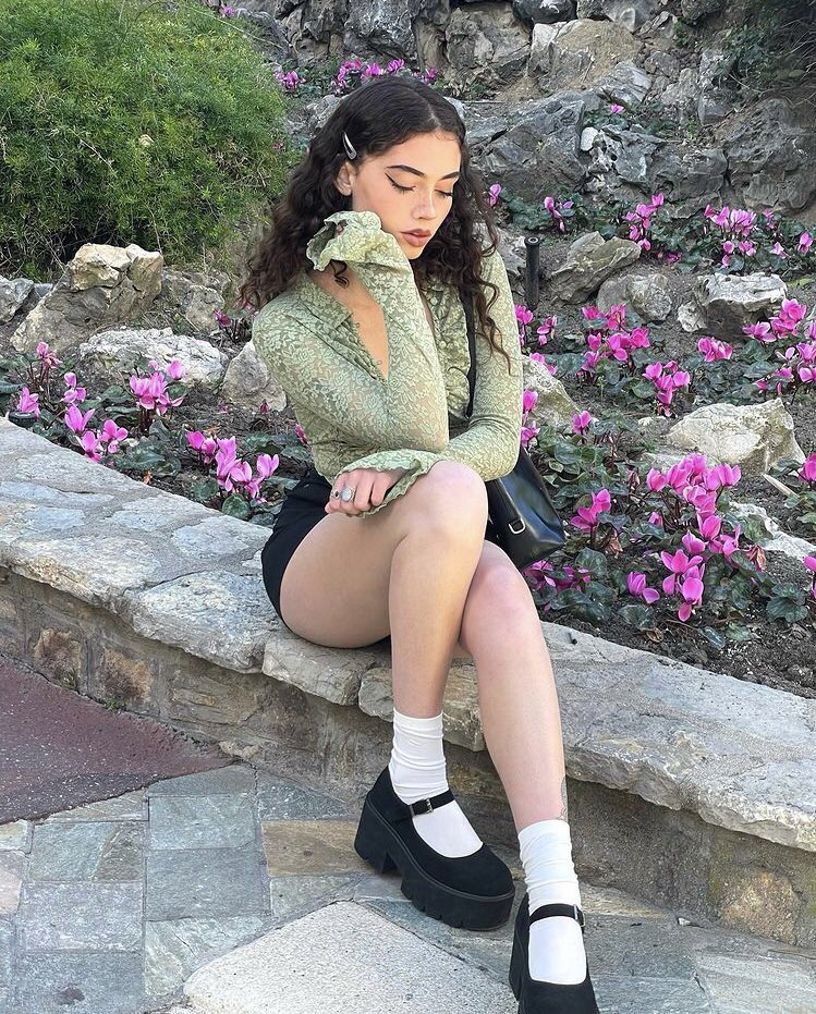 ladytalbot_'s tweet photo. 💋———
                Tiene una colección,
                      de corazones rotos❤️‍🩹
                         #NellasFestBday 
                         🕺🏻: @RickzBarr https://t.co/LIdd07ON11
