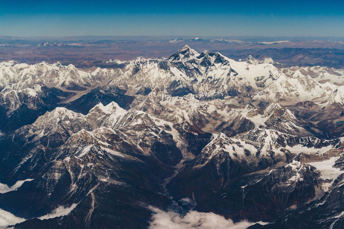 oldrangerdays's tweet photo. Himalayan mountain range, in where most of world’s mighty mountains called eight-thousanders lie. ‘All 14 eight-thousanders’ is now on 👉 https://t.co/f0eYQLGw8E 🏔 #himalayas #karakoram #mountains #eightthousander #apinism #mountaineering #climbing #camping #trekking https://t.co/rbI4Z6hsKc