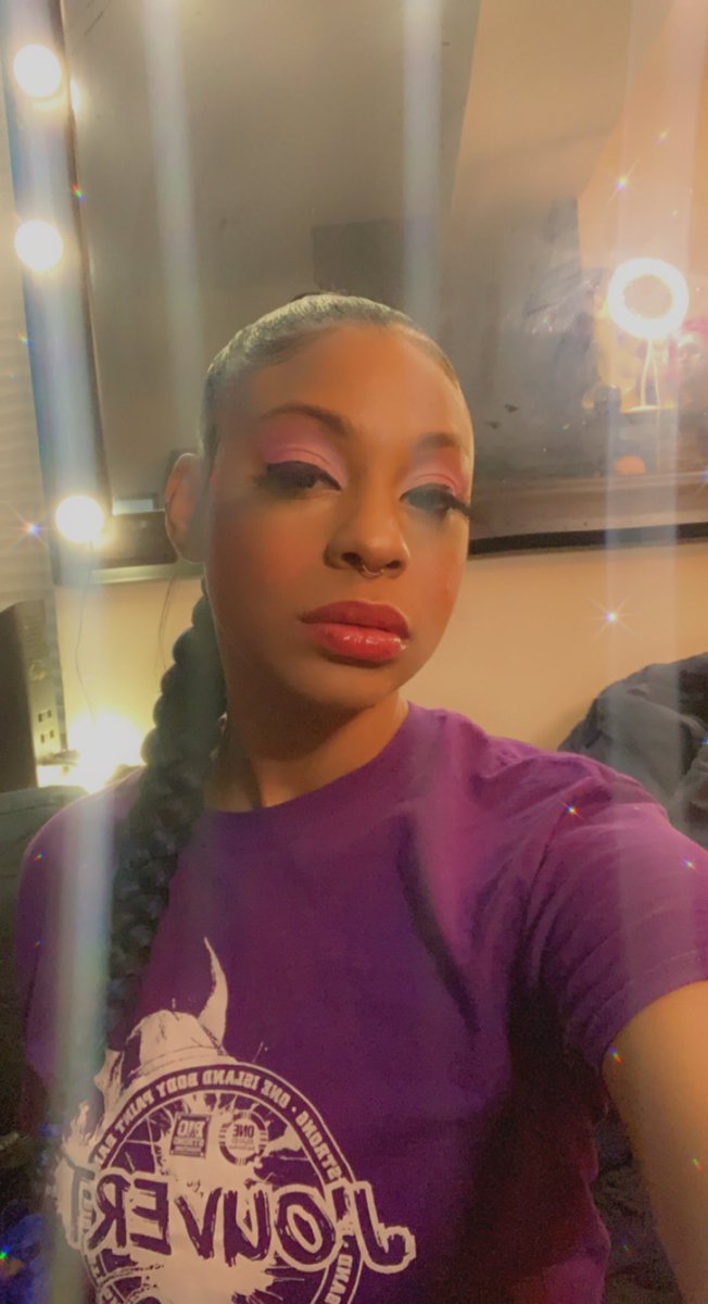 worstof_all's tweet photo. I did a light pink look
I enjoy the challenges people send me #makeupandhair #makeupMondays #selftaughtmua #mua #moldedponytail https://t.co/oSkwvZEPJ4