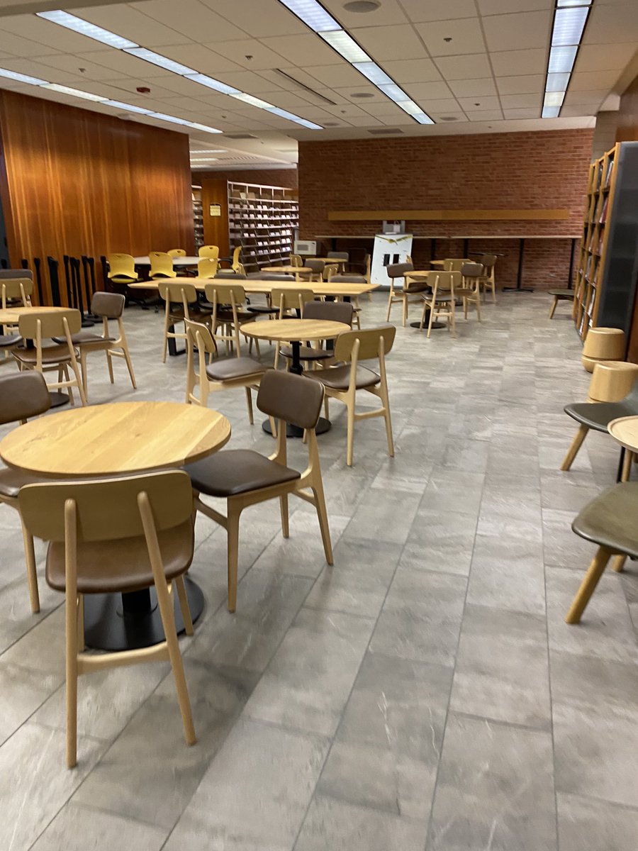 StoolTrinity's tweet image. Mask or no mask. We can all agree it’s amazing to see these back out 😭🙏