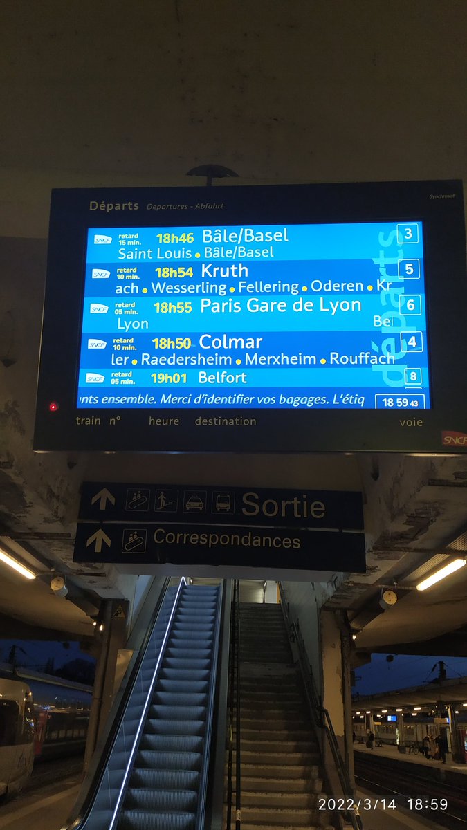 Master_Gilles's tweet photo. Cela devient une habitude, le service #SNCF purement à la française... Circulez vert mais ne soyez pas pressés
#ilovesncf https://t.co/r5vnFCQkZv