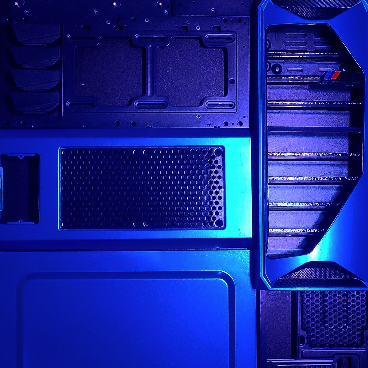PCSpecies's tweet photo. Case in point, the curious case of case disassembly and case modding... 
@antec #NX200

#antec #casemod #casemodding #gamingrig #pcgaming #gamingpcbuild #pcgamer #pcbuild #pcmr #pcbuilds #computerhardware #pchardware #pcbuilding #pcbuilder #gamingcomputer #custompcbuild #builds https://t.co/ik8NIuDsHE