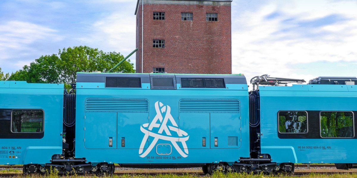 Stadler сделал специальную серию поездов для линий с малым пассажиропотоком - WINK. Это универсальное решение с силовым модулем, различными типами силовых установок - дизель, электро, электродизель, водород, аккумуляторы ...

Подробнее t.me/ru_lf_train/329

#за_низкий_пол