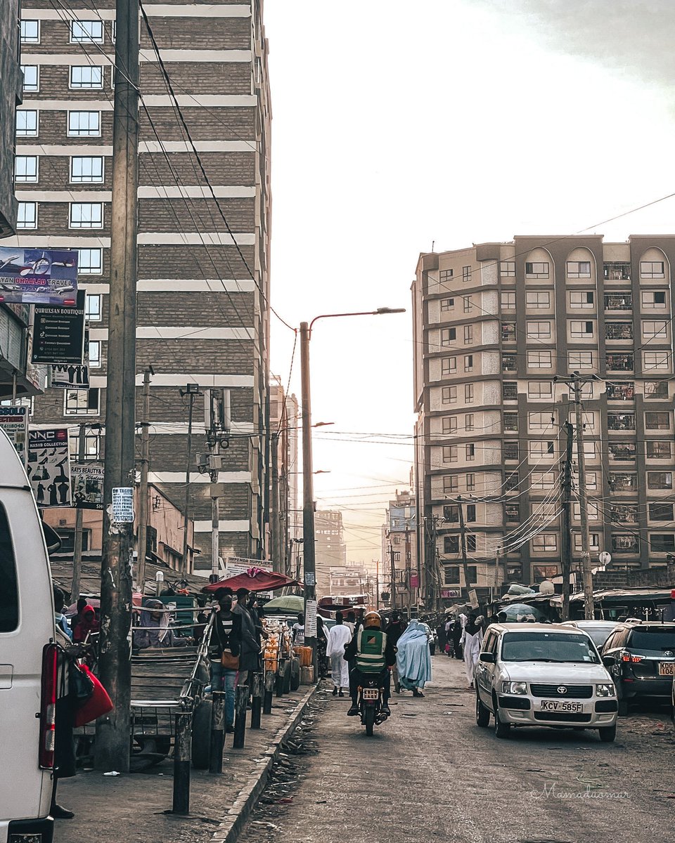 MamaduOmar's tweet photo. Sunset at Eastleigh, Nairobi.
#islii #Eastleigh #Nairobi #Kenya https://t.co/jZ5tqqvp8B