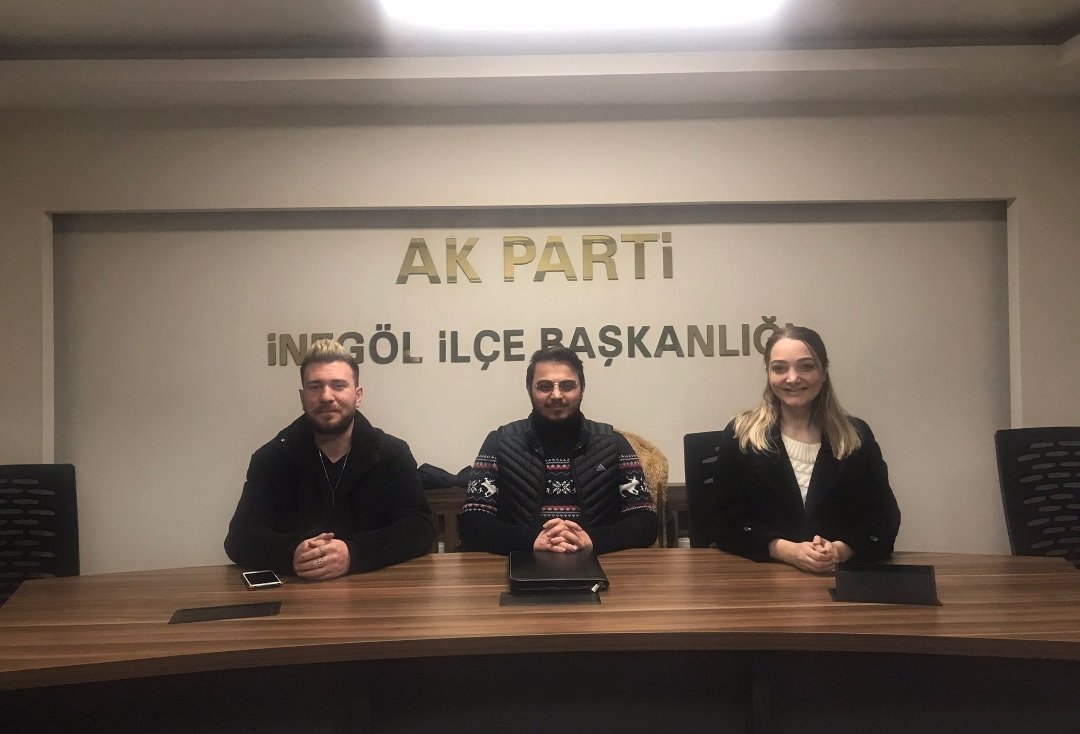 inegolakgenc's tweet photo. Yeni Seçmen Birim Başkanımız @vedatbayram61 Başkanlığında haftalık Yeni Seçmen Birim toplantımızı gerçekleştirdik.🇹🇷💡💪

#İnegölAKGenç
#İnegölYeniSeçmen https://t.co/0B1BYmeIpQ