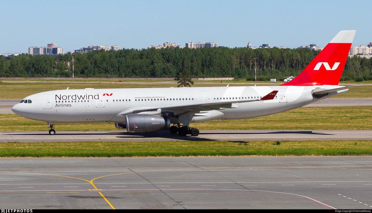 flightradar24's tweet photo. With their suspension from the Bermudan registry, nearly 600 jets operated by Russian passenger airlines are being moved to the Russian registry. Why Russian jets were registered in Bermuda in the first place and how to keep track of their new regs: https://t.co/56AWIMLQWC https://t.co/ZE2bA6OH62