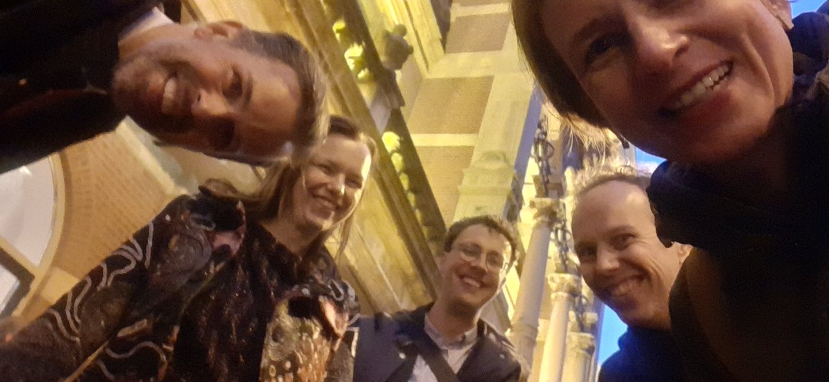 mariejosevantol's tweet photo. Leiuh! We zijn er hoor! @DeJongeAkademie
@ionicasmeets #gvws22 #PiDag https://t.co/6spMxRUYDa